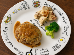 愛され尊重される前提で、煮込みハンバーグを作る